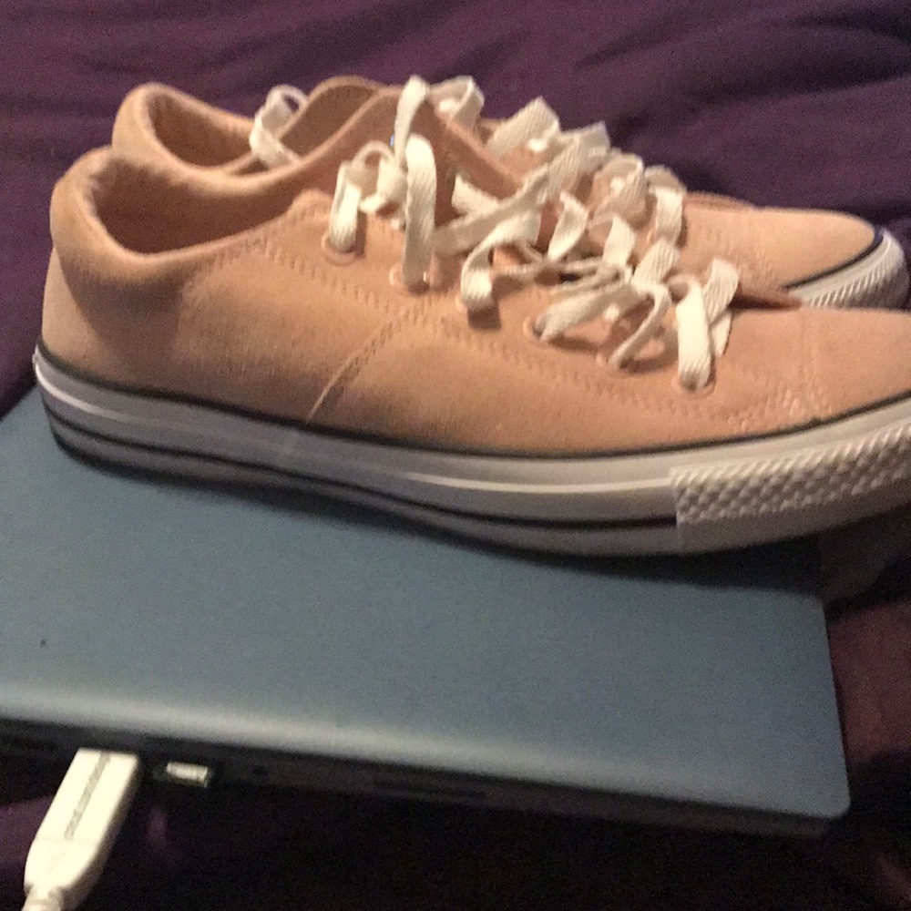 Shoes - Picture 3 of 4